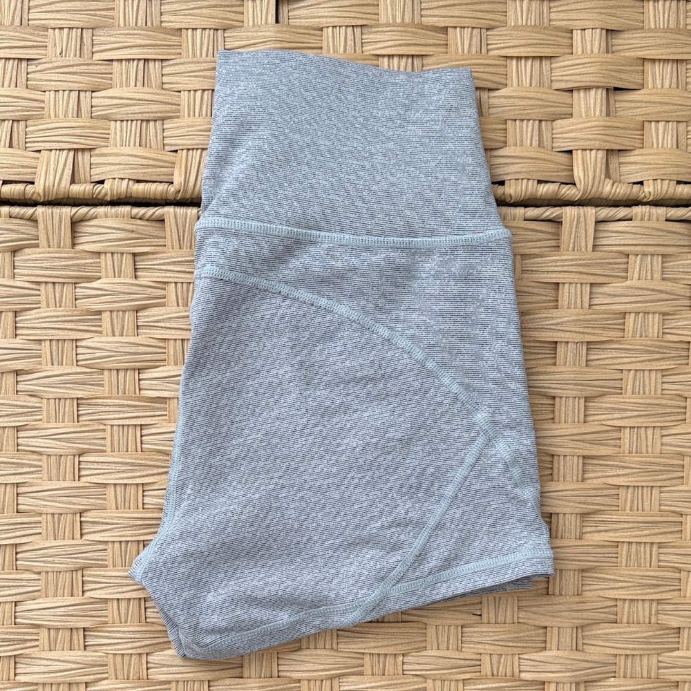 BORN PRIMITIVE Womens Gray Workout Shorts Medium